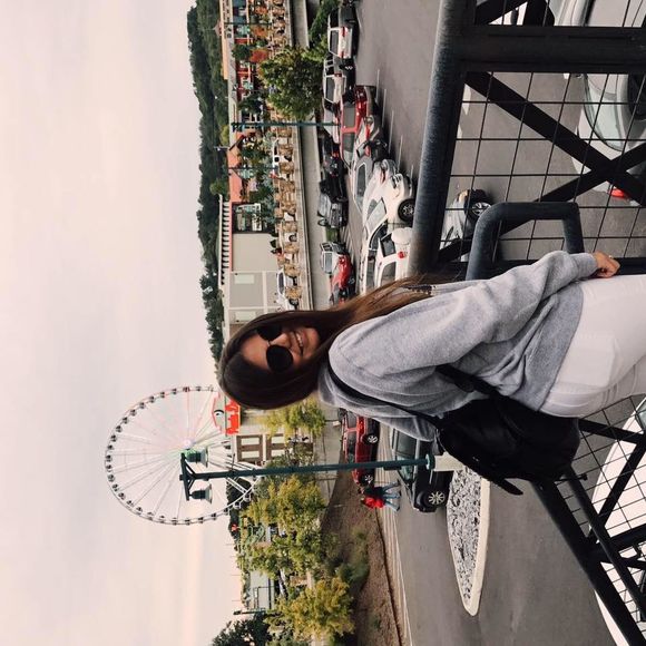 Meet your Posher, Larissa - Picture 1 of 1